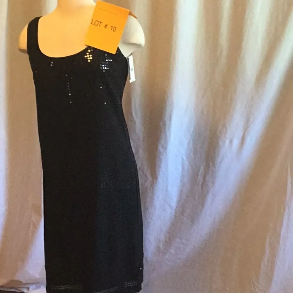 Sleeveless sequined party dress in size 2 black
